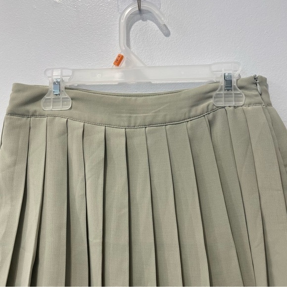 Papermoon Pleated Light gray/taupe Mini Skirt, Size S, Side Zipper - Picture 2 of 10